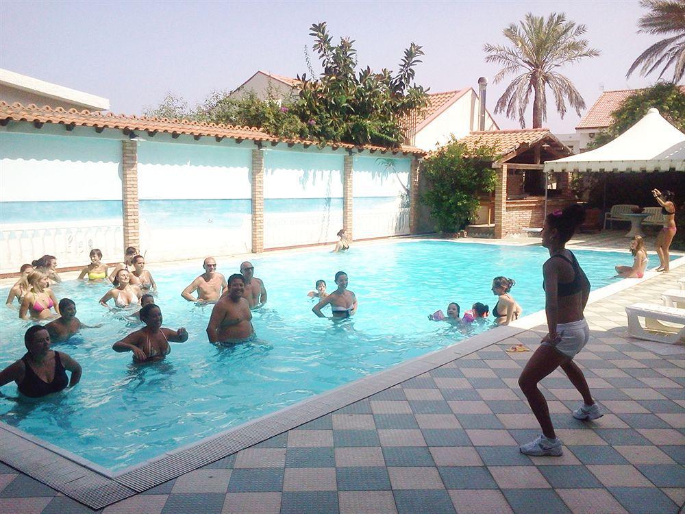 Oasi Azzurra Aparthotel Messina Eksteriør bilde