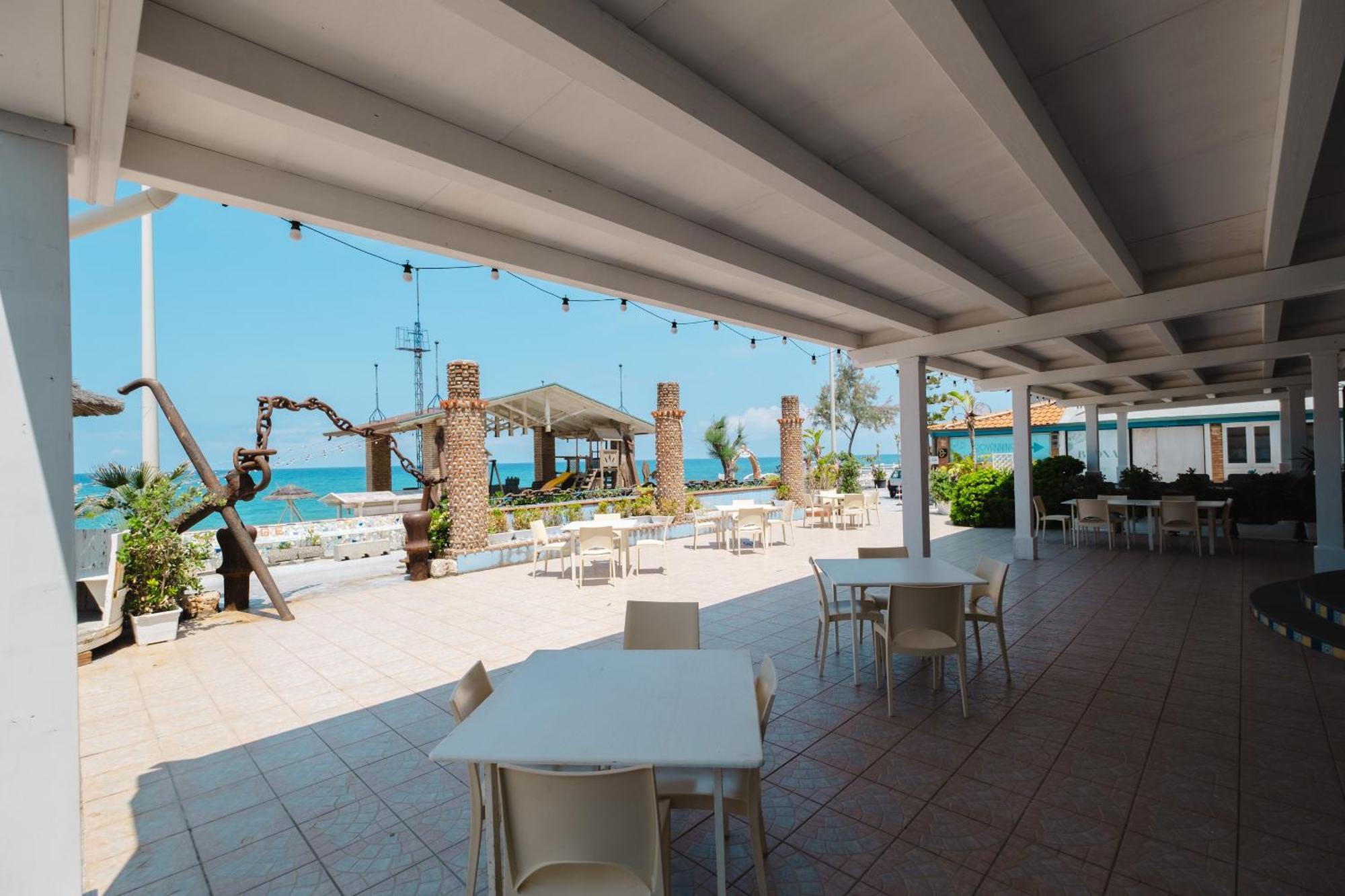 Oasi Azzurra Aparthotel Messina Eksteriør bilde