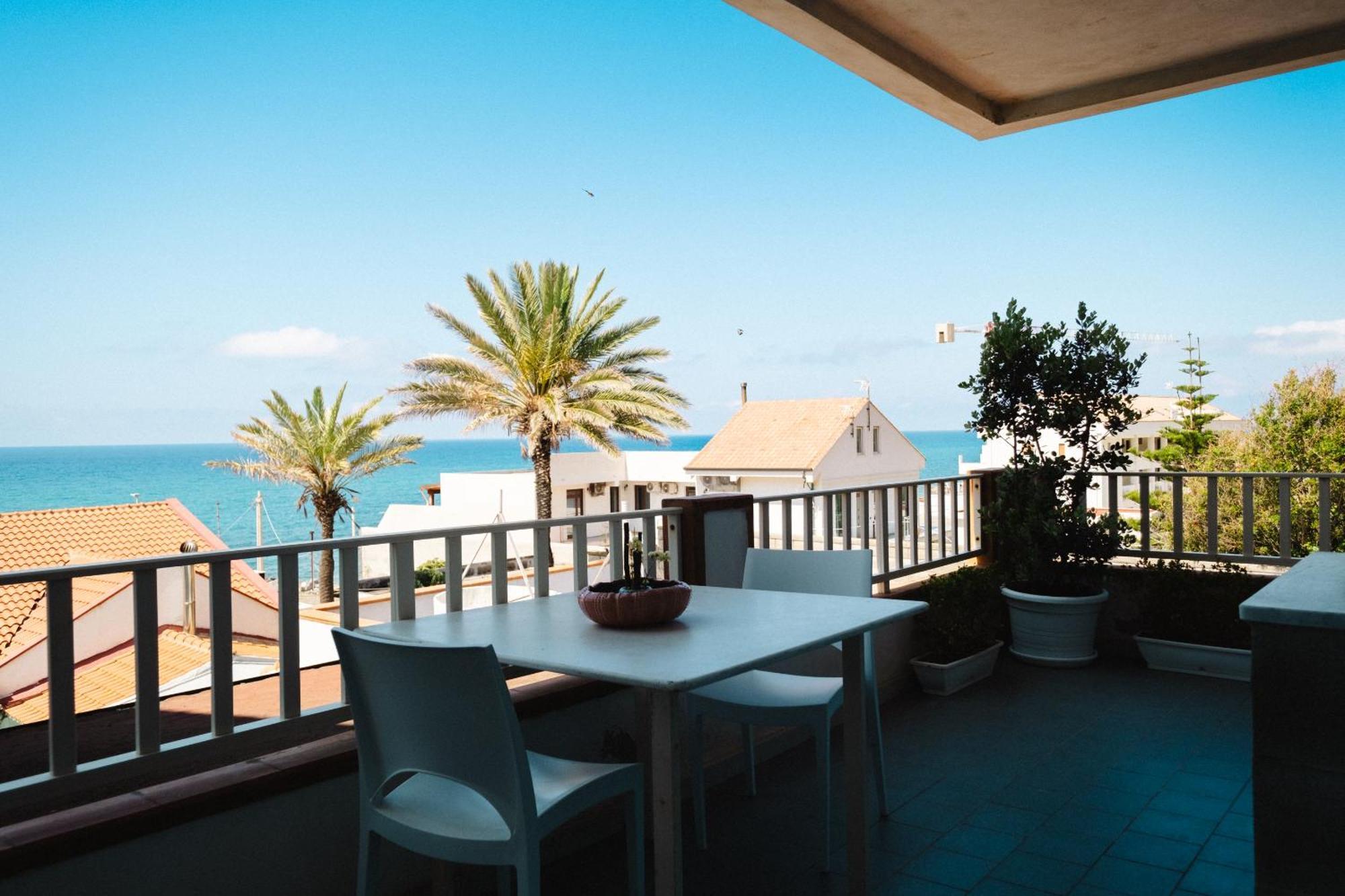 Oasi Azzurra Aparthotel Messina Eksteriør bilde