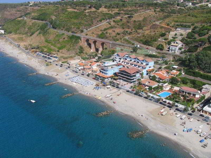 Oasi Azzurra Aparthotel Messina Eksteriør bilde