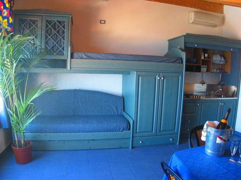 Oasi Azzurra Aparthotel Messina Eksteriør bilde