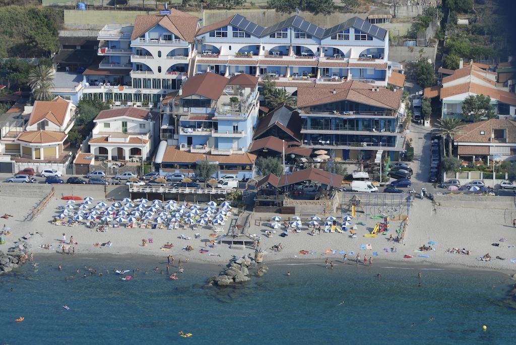 Oasi Azzurra Aparthotel Messina Eksteriør bilde
